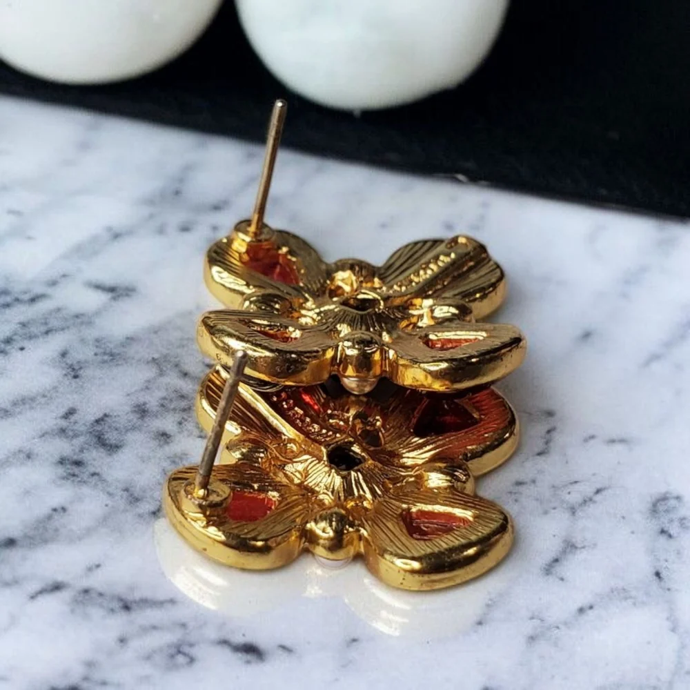 Elegant Red and Black Gold-Tone Earrings - Picture 4 of 4